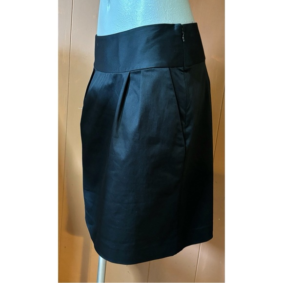 Banana Republic Black Skirt w/ Pockets 4 - Picture 3 of 10
